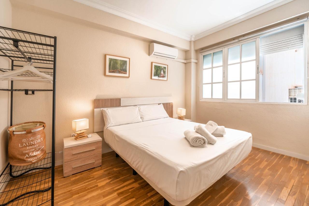 Gran Apartamento De 3 Habitaciones Junto A La Catedral Malaga Ngoại thất bức ảnh